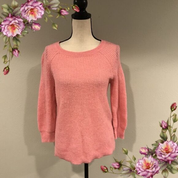 MAKE AN OFFER;) Old Navy Long sleeve pink sweater - Picture 1 of 11